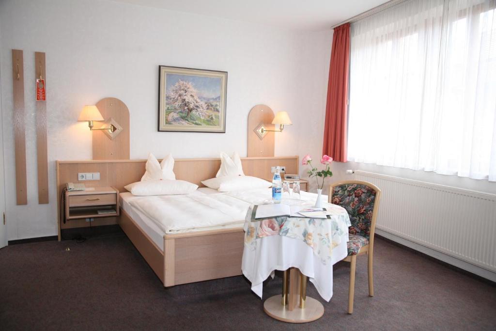 Glocke Weingut und Hotel Rothenburg ob der Tauber Zimmer foto